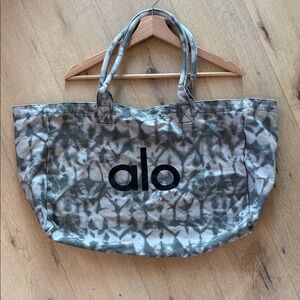 ALO Yoga Black and Gray Patterned Tote Bag